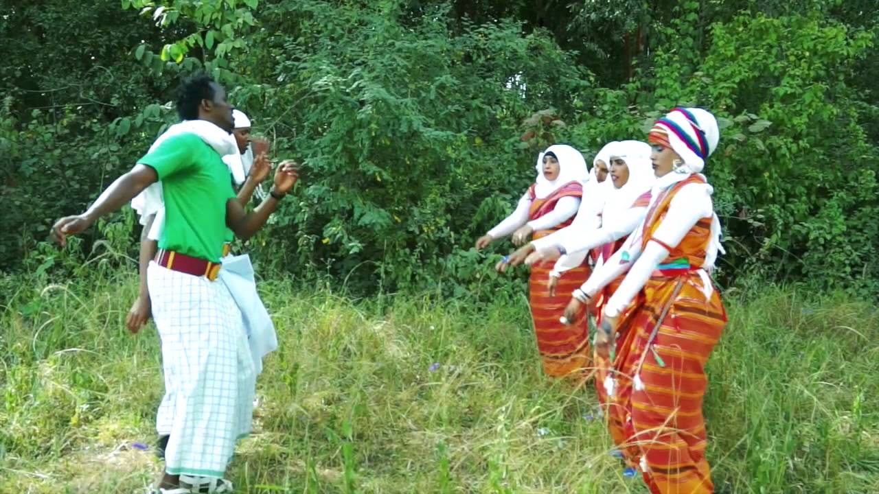 Dhaanto Ilwaad Hassan Gantaal iyo Ayan Nogob 2016