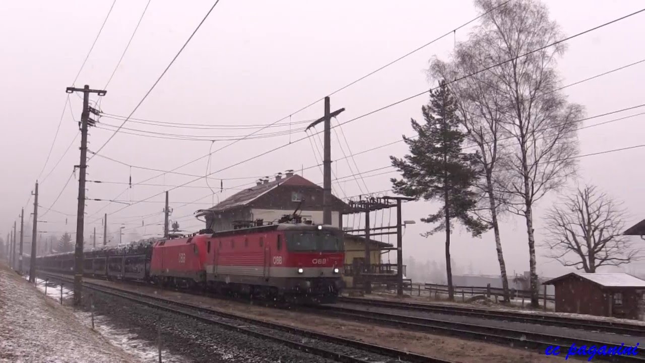 Wenig Schnee- viel Schnee: Arlbergbahn im Klostertal am 19.Februar 2016