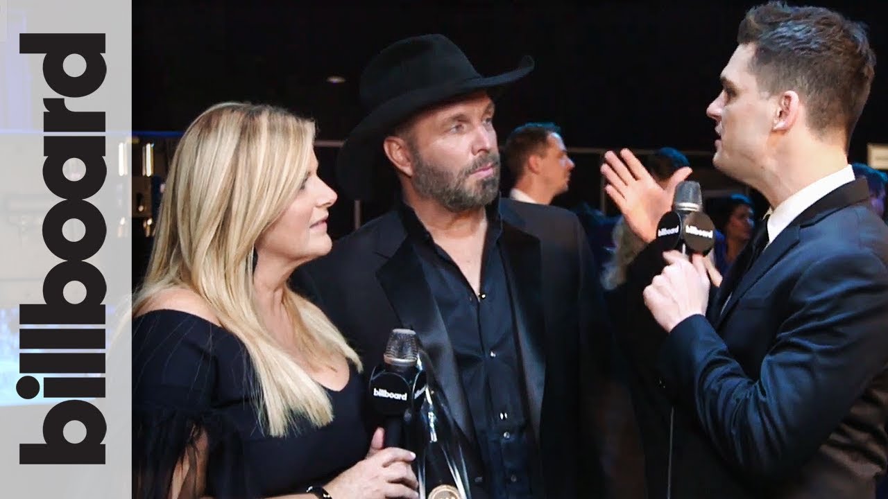 Entertainer of the Year Winner Garth Brooks: 