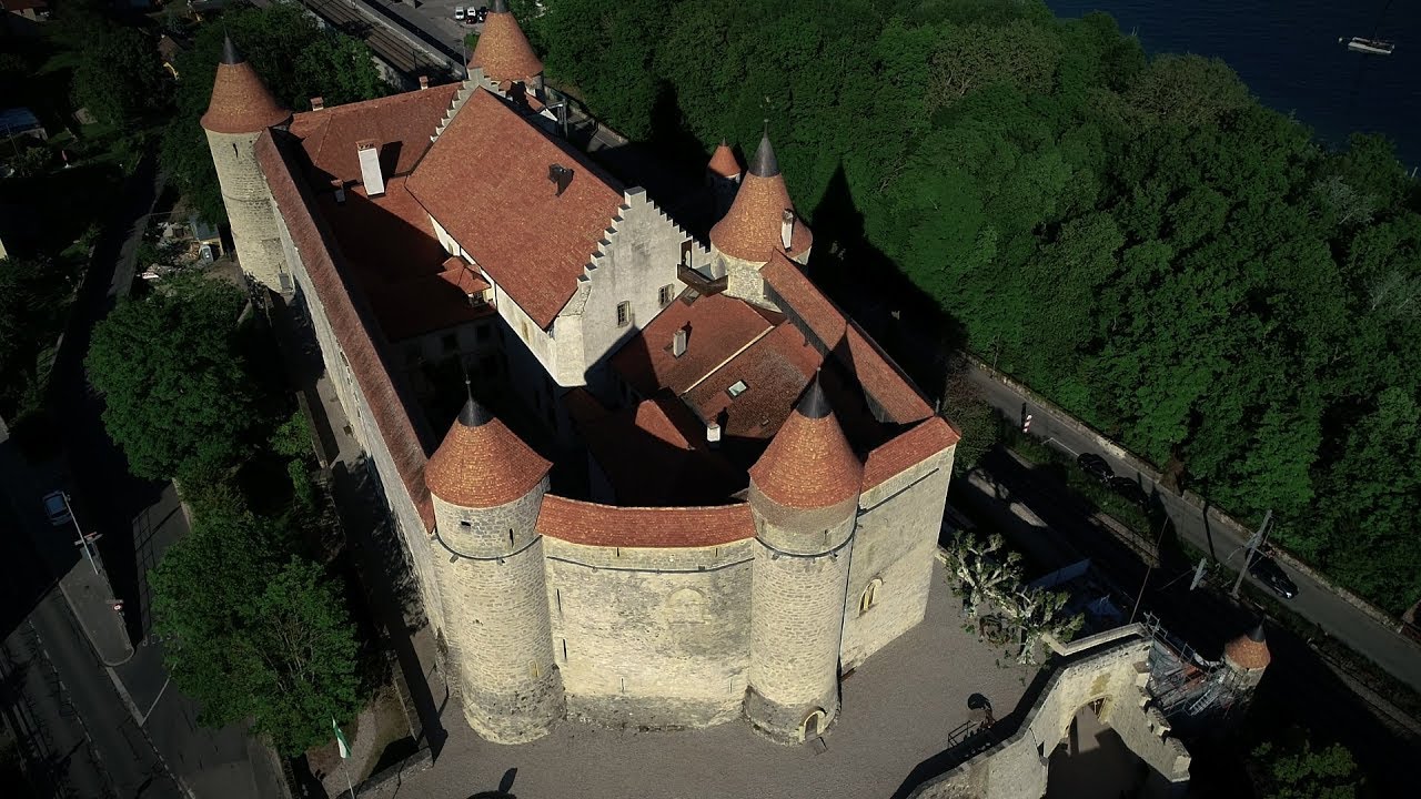DJI Phantom 4 Pro - Castle Grandson at Golden Hour (Château de Grandson) [4K/60fps]