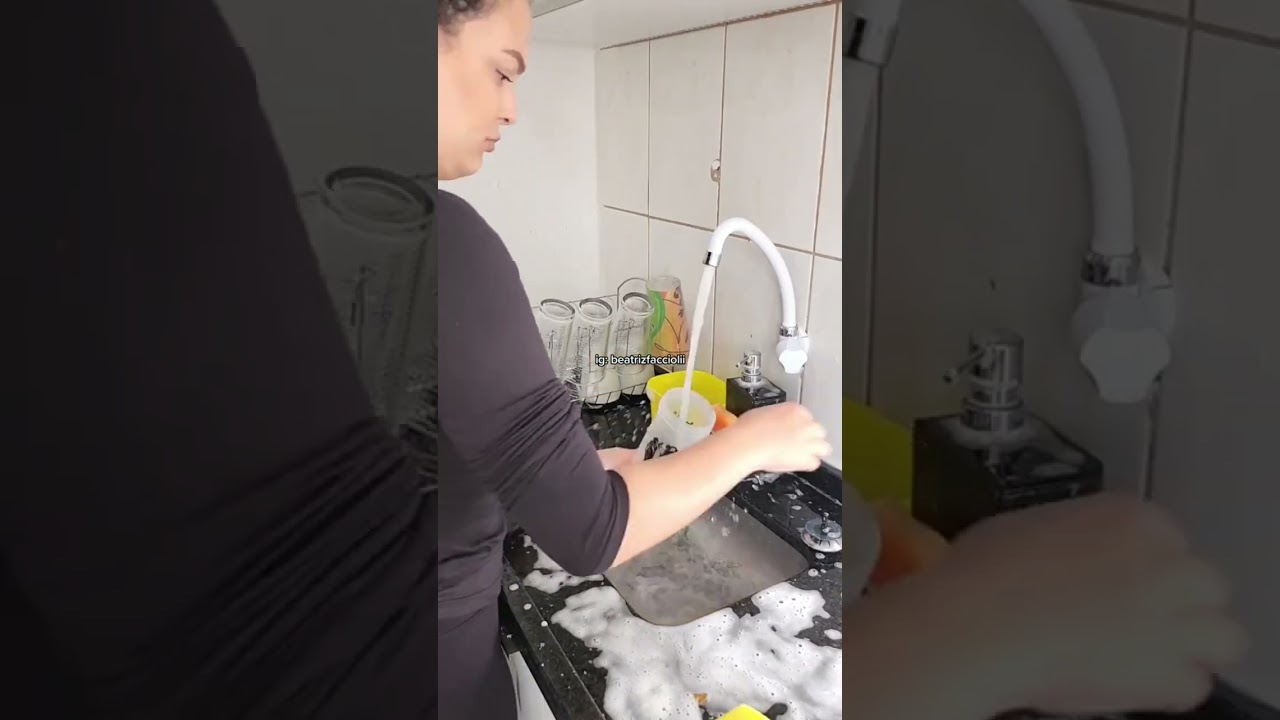 O amigo do meu ex me mandou uma foto, e eu me vinguei! História Completa