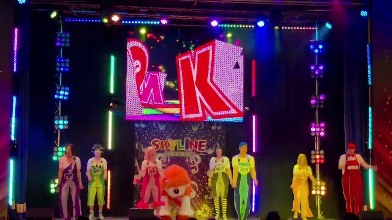 Skyline gang!! (by the seaside) end song at #butlins #Bognor regis #skylinegang