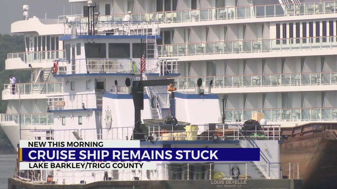 Cruise ship remains stuck on Lake Barkley