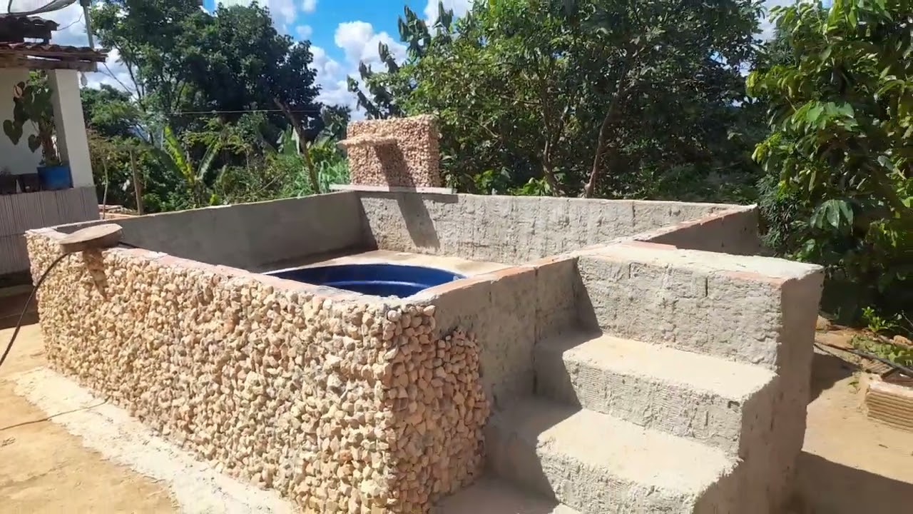 MAIS UMA ETAPA NA NOSSA PISCINA ECONÔMICA DE  CAIXA D'ÁGUA: FAZENDO A CASCATA 