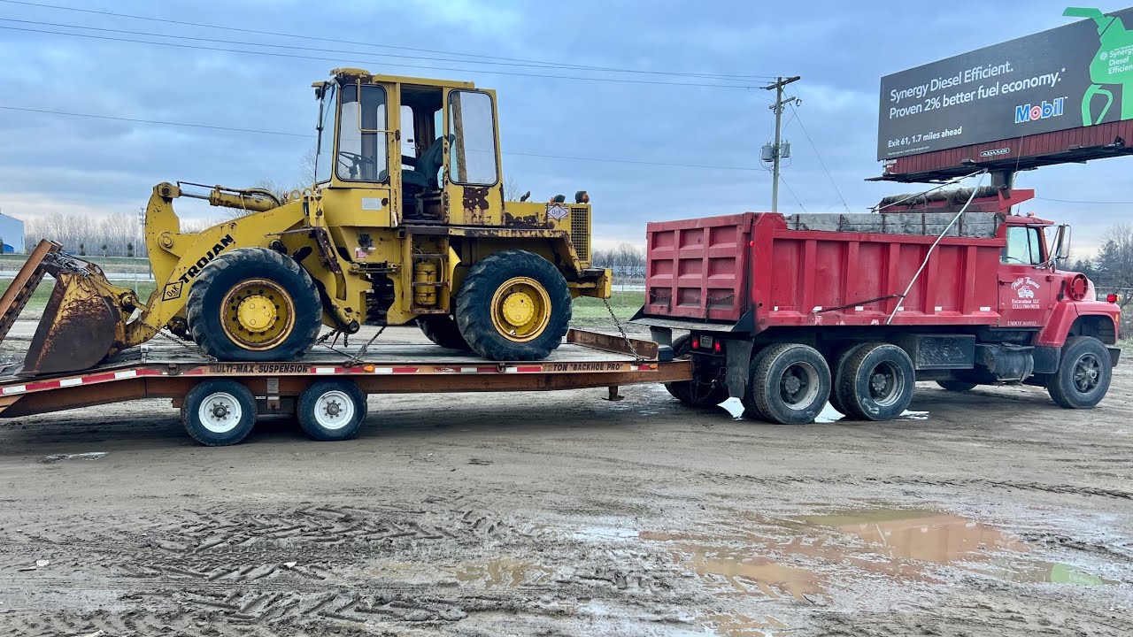 I BOUGHT THIS ON A AUCTION WITHOUT LOOKING AT IT!     DOESN’T RUN!