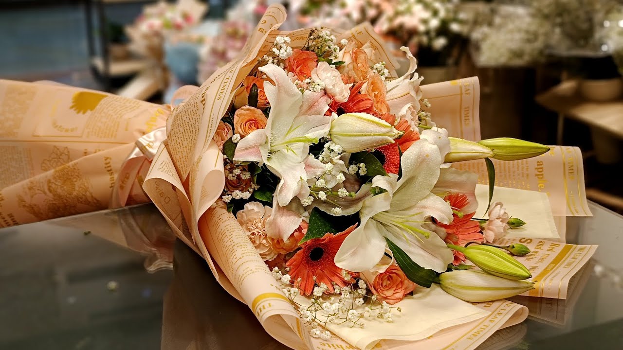 How to make fresh flower bouquet#pink flower bouquet#white centre lily flower bouquet#diy flowergift