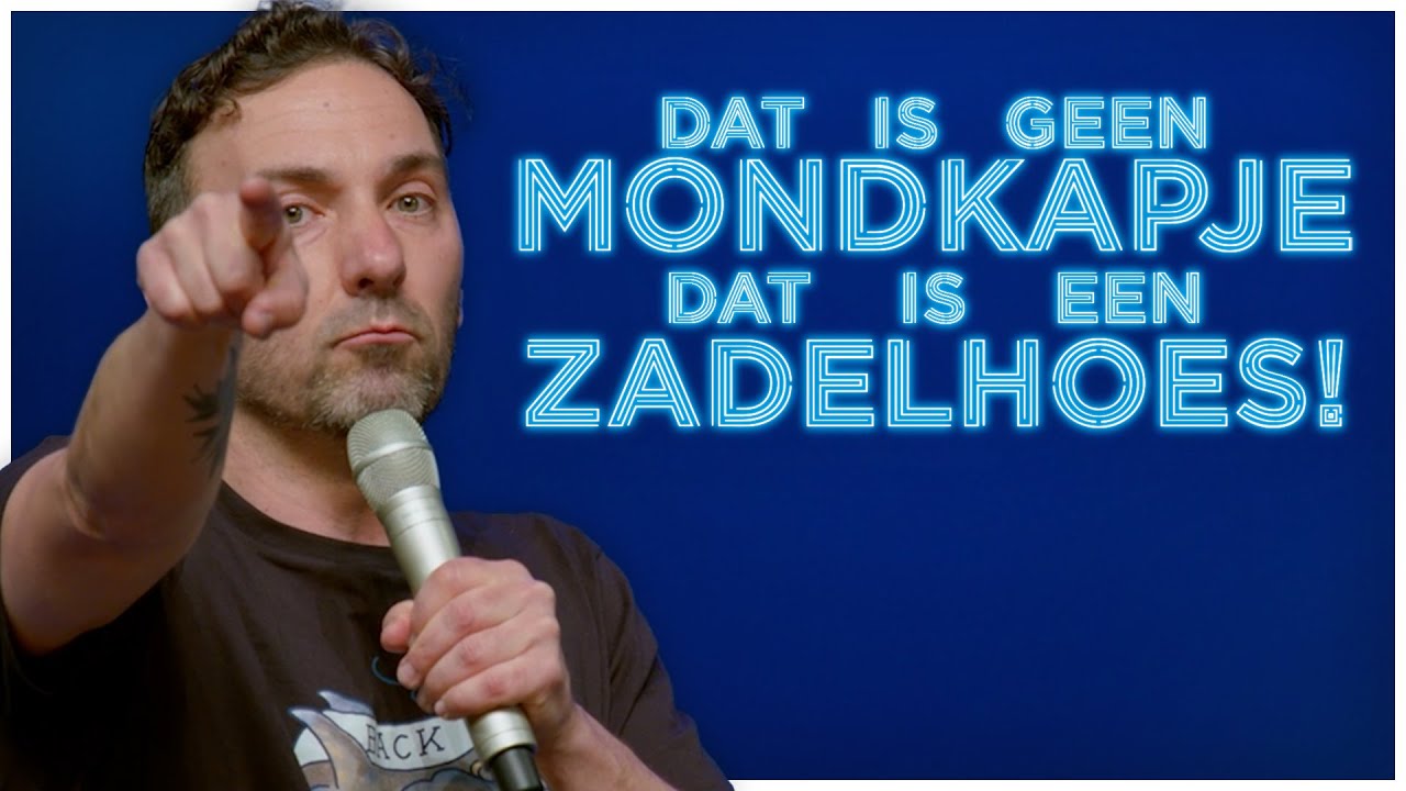 Ronald Goedemondt gaat met een zadelhoes om zijn hoofd de pont op...