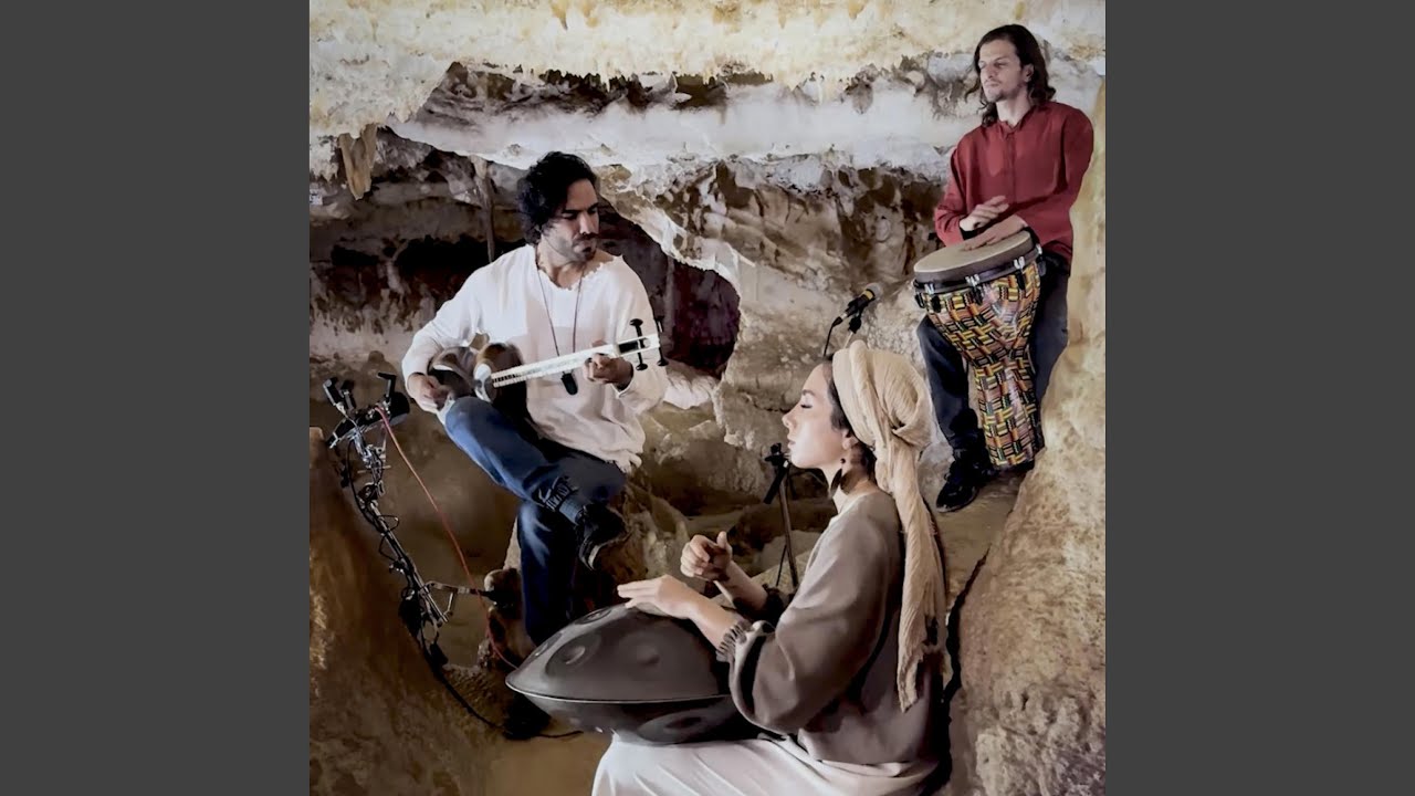 Iranian Tar-160 (Katale khor Cave Zanjan)