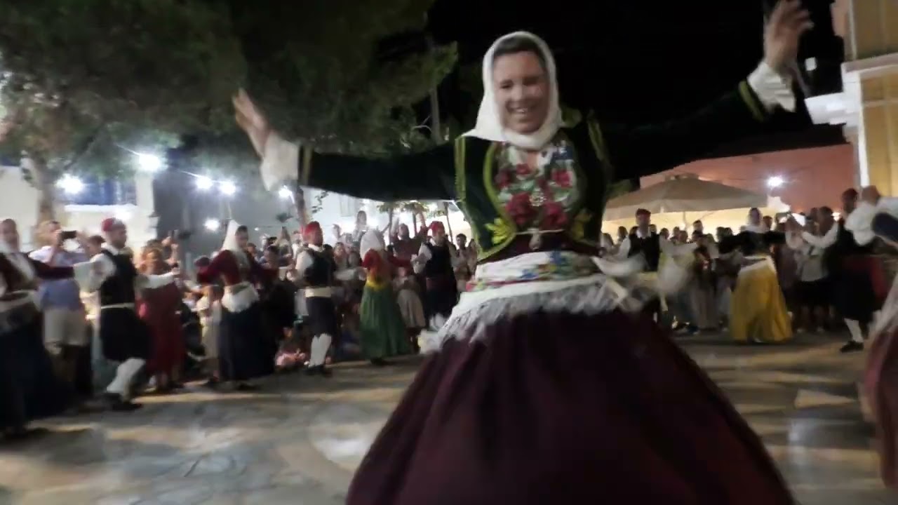 ΚΥΘΗΡΑ:ΤΡΙΚΟΥΒΕΡΤΟ ΓΛΕΝΤΙ ΣΤΗΣ ΚΥΡΑΣ ΤΟ ΧΩΡΙΟ ΜΕΧΡΙ ΤΑ ΞΗΜΕΡΩΜΑΤΑ