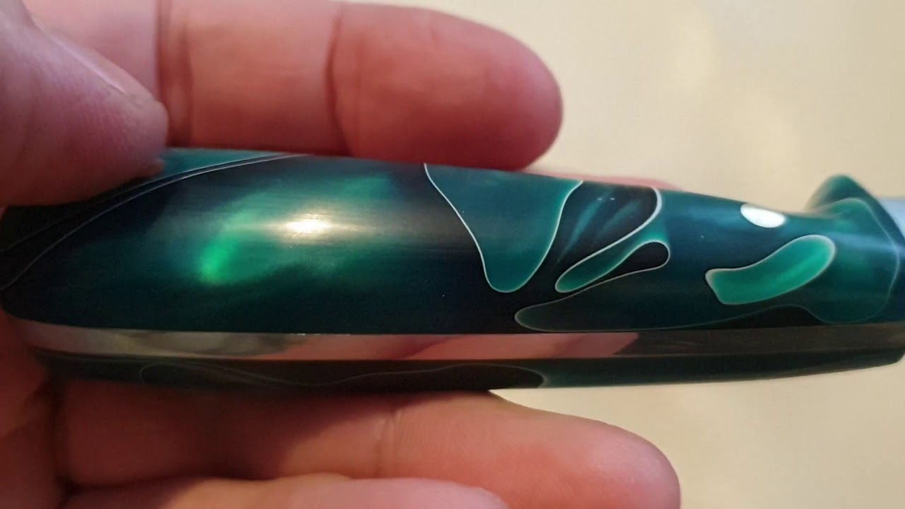 Brisa Necker with acrylic handle