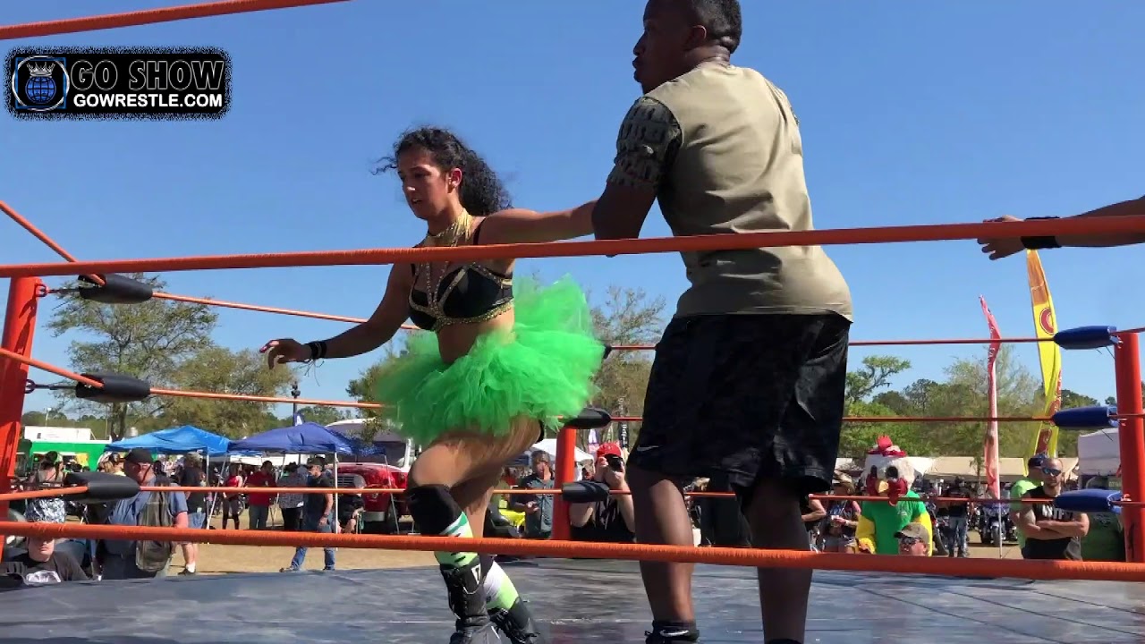 Sofia Castillo vs Lexie Gomez