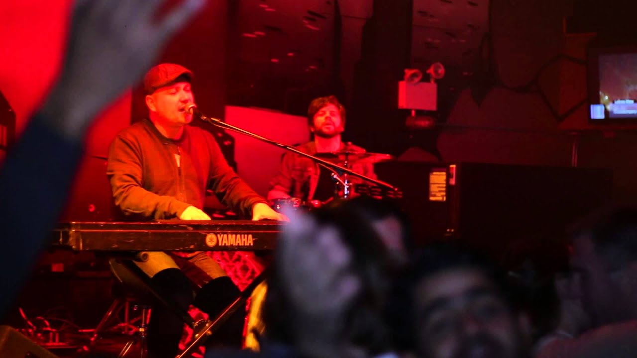 Walking on Sunshine cover - The White Keys