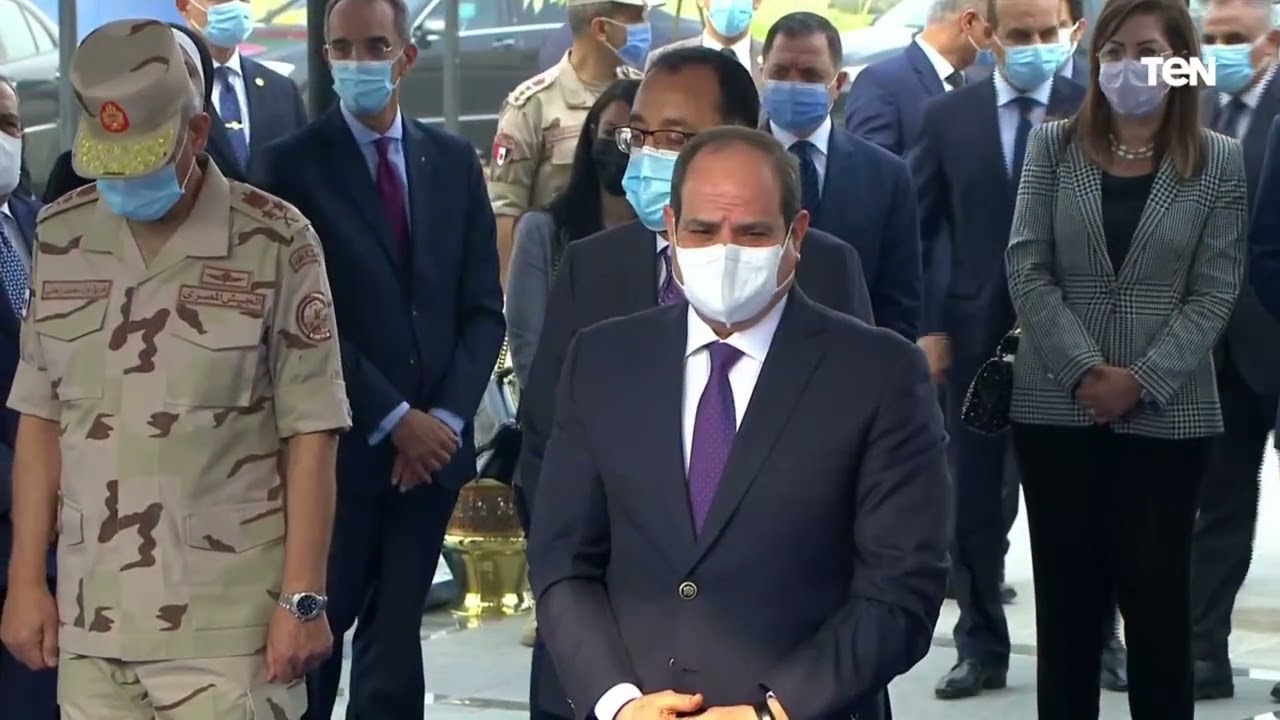 الرئيس السيسي يشهد افتتاح محطة عدلي منصور ويستمع لـ شرح مفصل  عنها من الفريق كامل الوزير