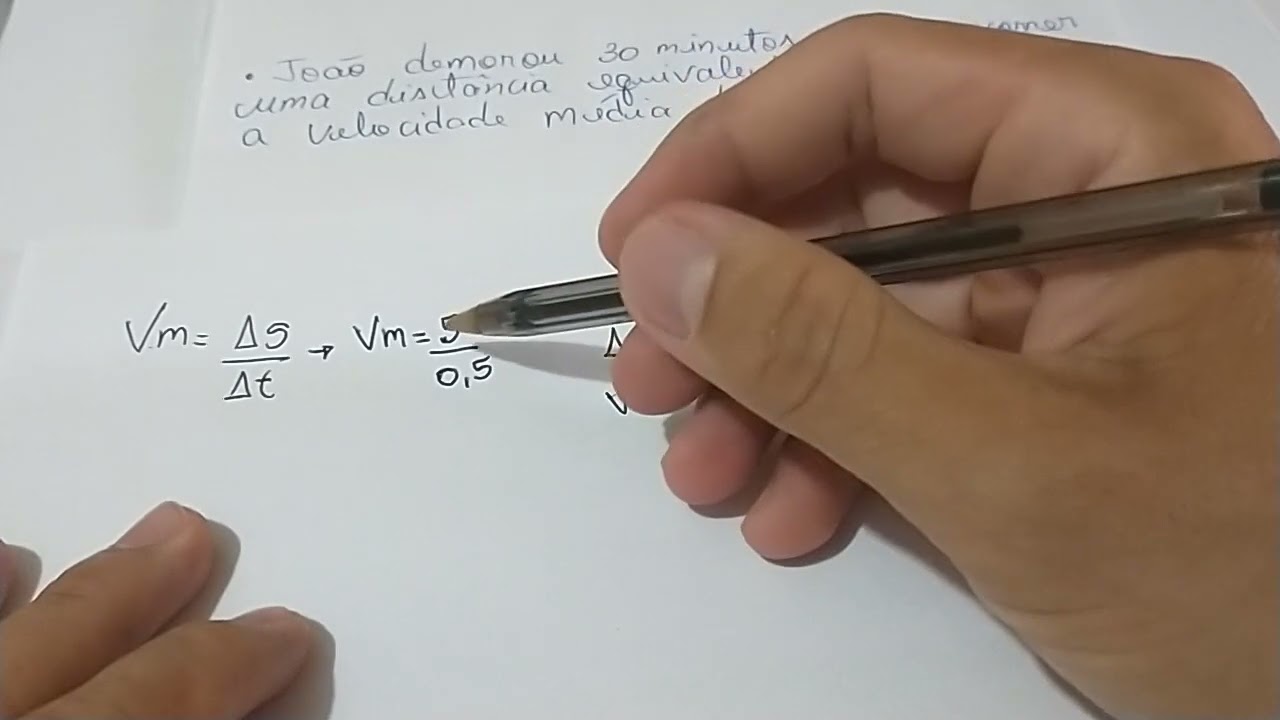 João demorou 30 minutos para percorrer uma distância equivalente a 5 km. Qual foi a velocidade...