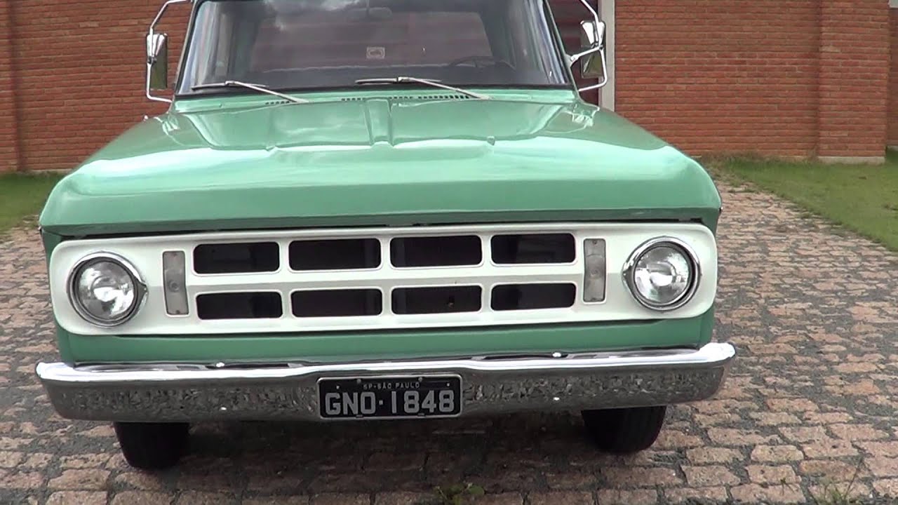 Dodge D100 Cabine Dupla 1971 no Museu do Dodge