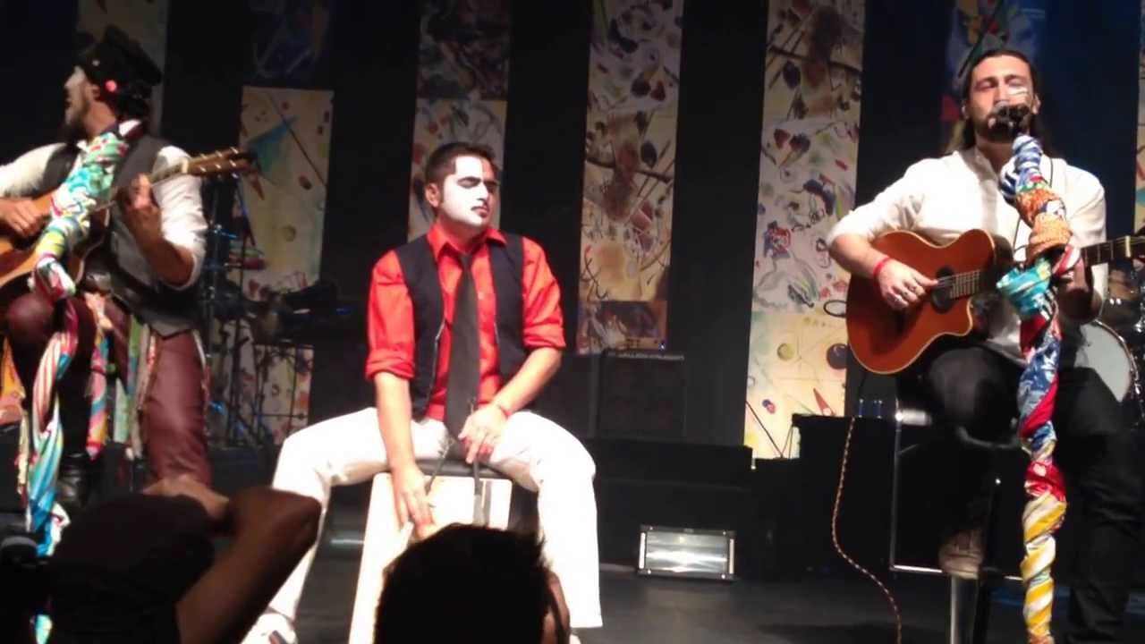 Sobra Tanta Falta  - O Teatro Mágico 10 Anos