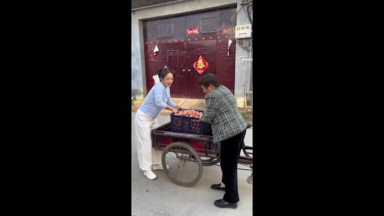 我们这里家家户户都开始变变蛋啦！今天爷爷教我们变变蛋，一家人有说有笑的真好。#2024新农人计划 #记录真实生活 #我的乡村生活 #乡村守护人