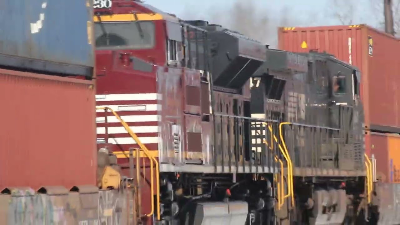 Ns 1230 as mid train dpu on ns 279 filmed with canon Eos 4000d