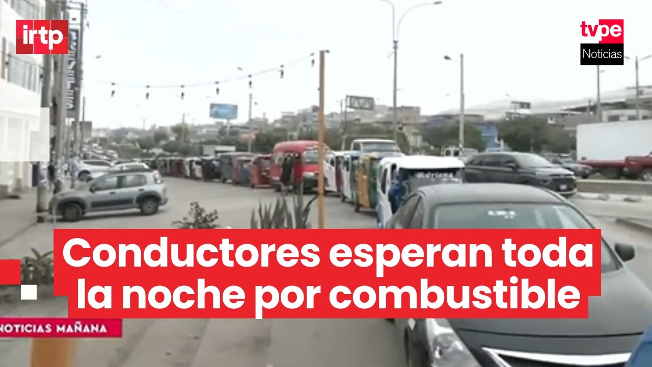 Conductores pasan la noche en largas colas para conseguir combustible