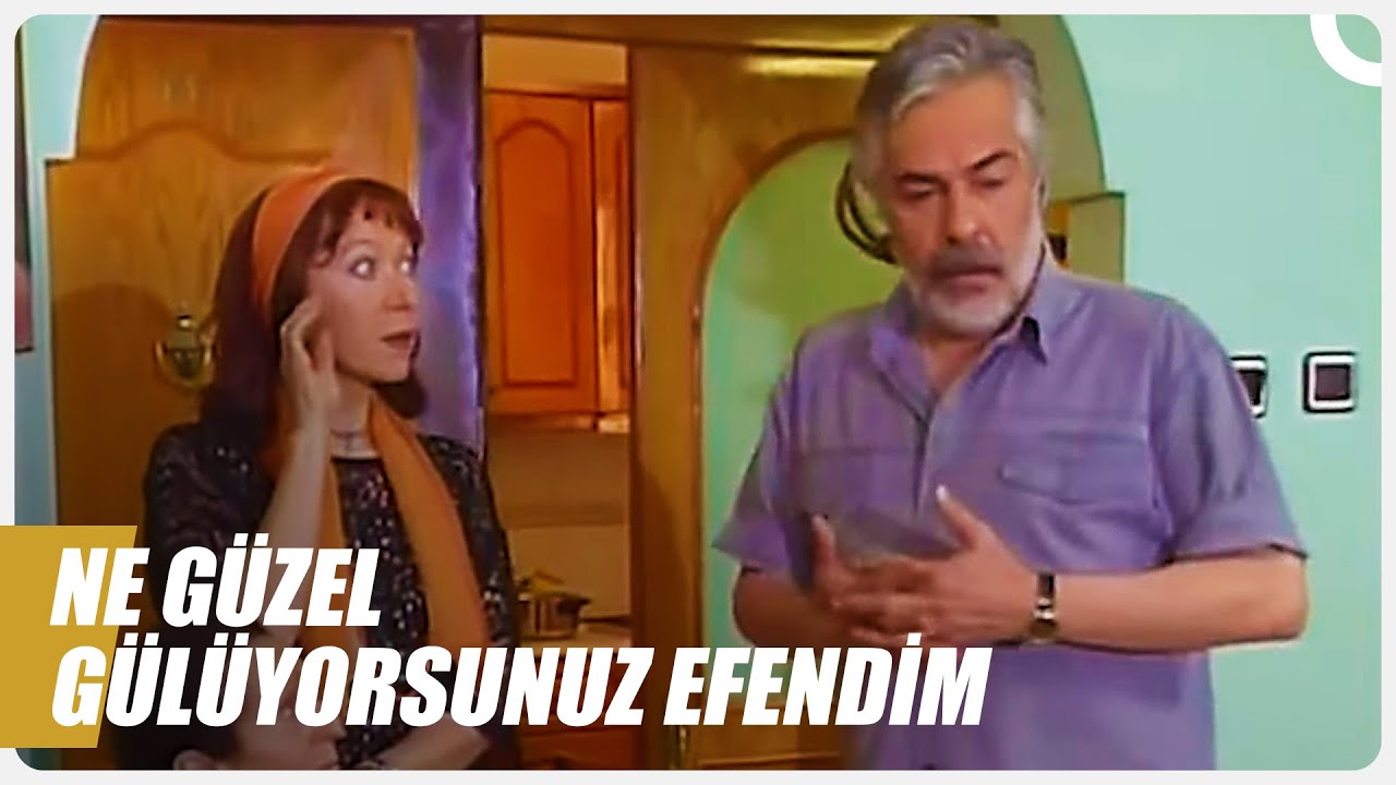 Ayla Hanım, Cenap Bey'in Peşinde Koşuyor! | Bizimkiler