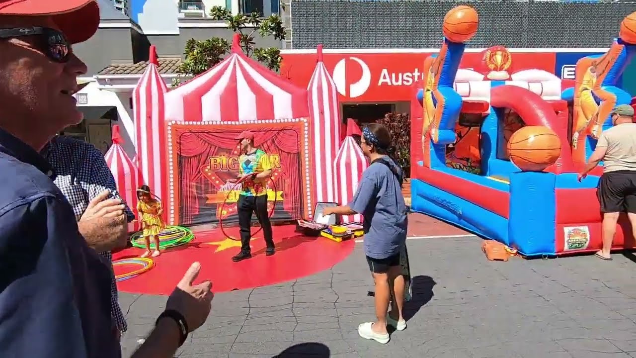 Tedder Avenue Main Beach Street Party