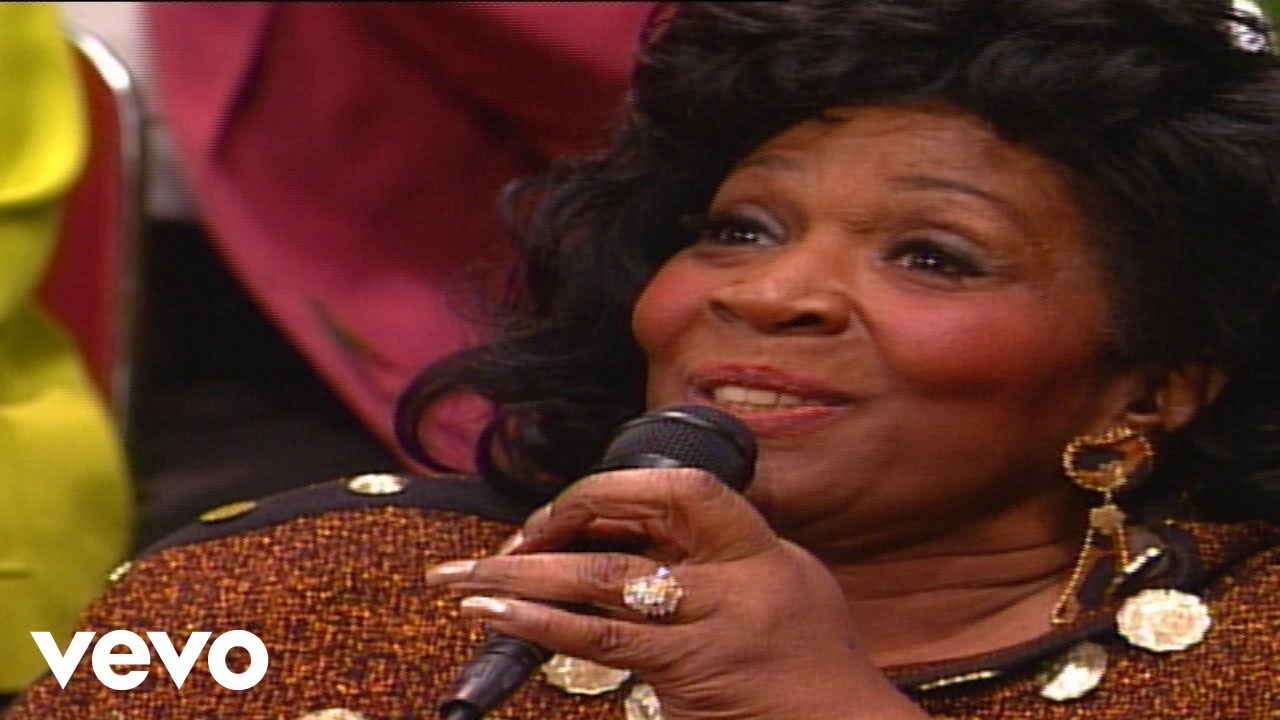 Bill & Gloria Gaither - Jesus Loves Me [Live] ft. The Barrett Sisters