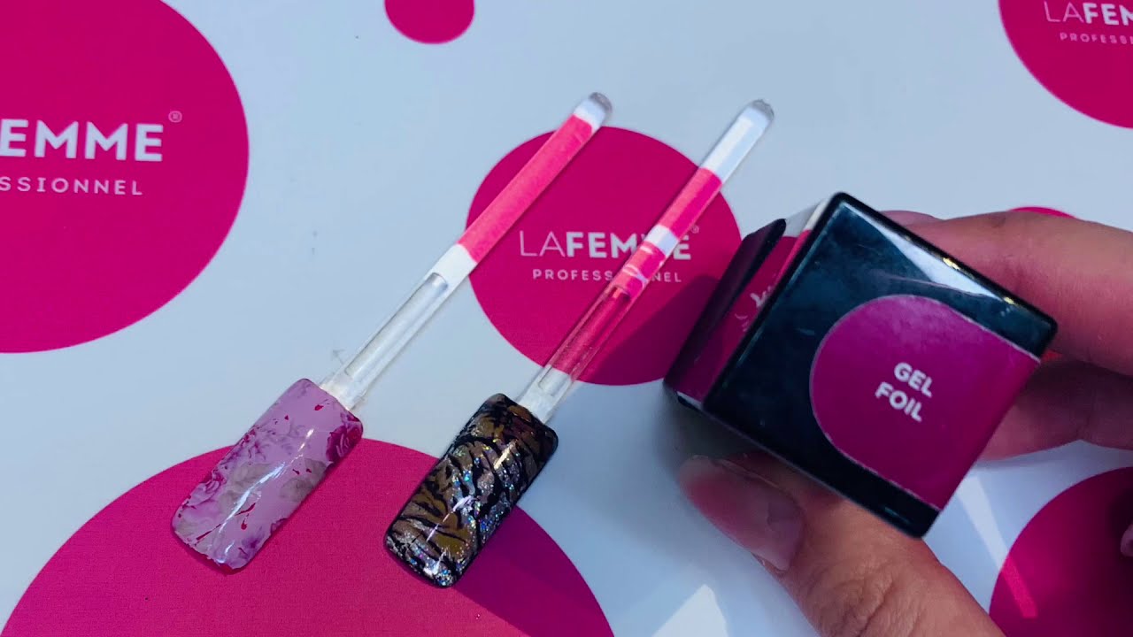 Come si applica un foil? Vediamolo con la base di passione unghie gel foil