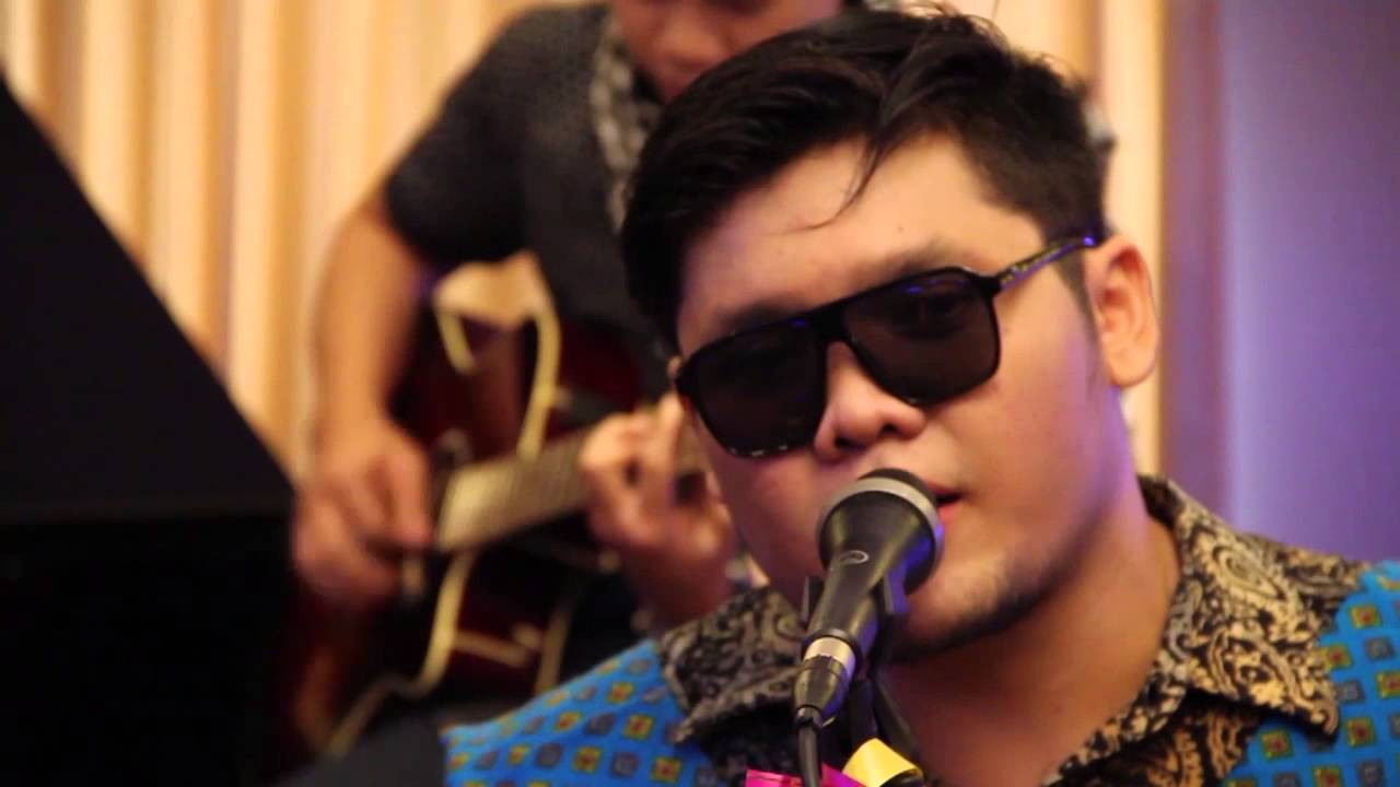 Renosa - We Will Not Go Down (Song For Gaza Original Song By Michael Heart)
