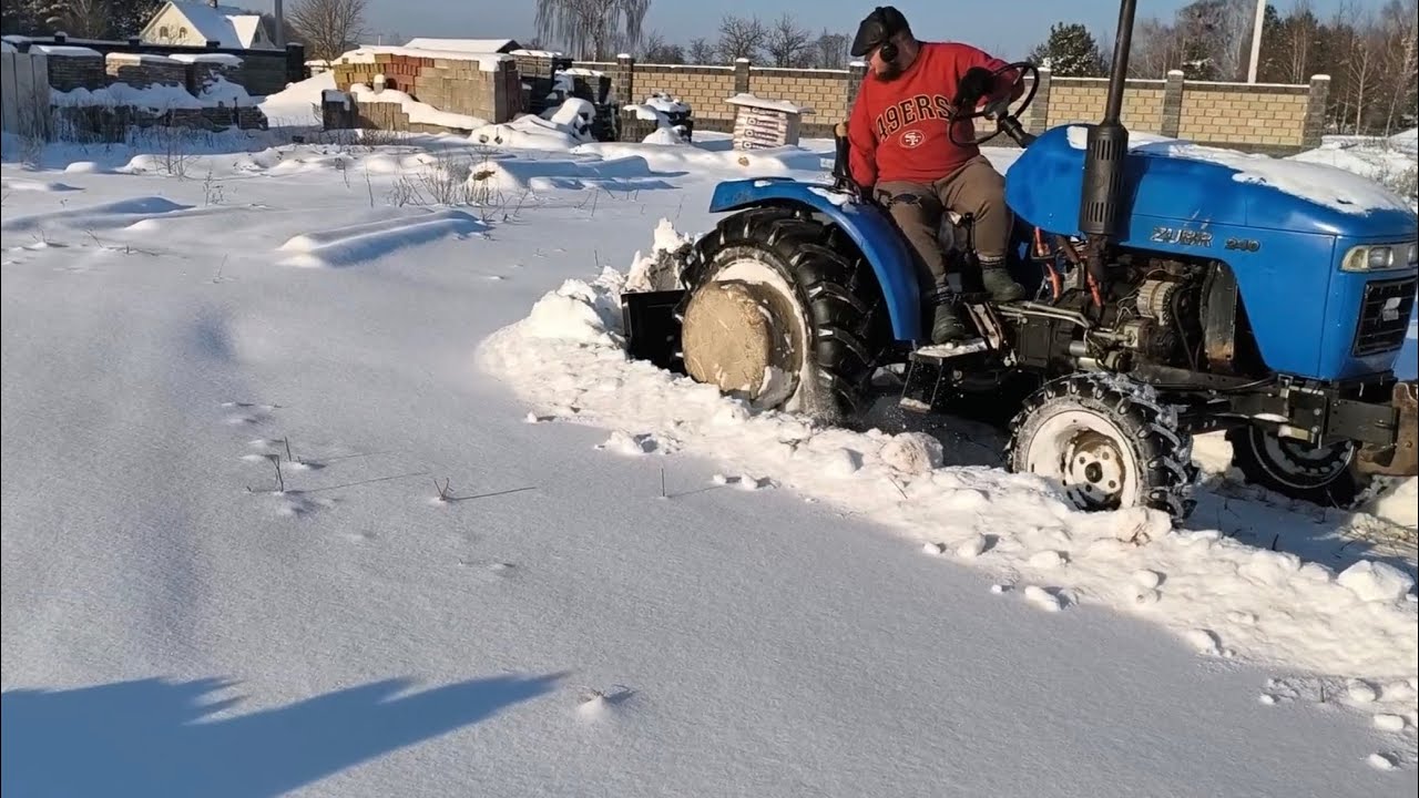 Чистимо сніг у Федоровича ❄️Трактор китаєць Зубр 240 працює без вихідних 💪