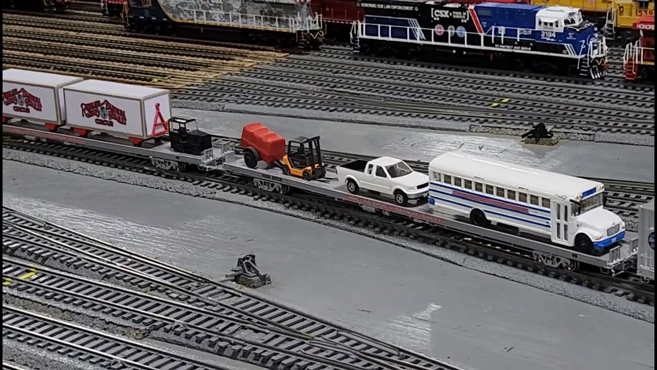 Test Running on Dry Hill Layout.  Big E Train Show 2023