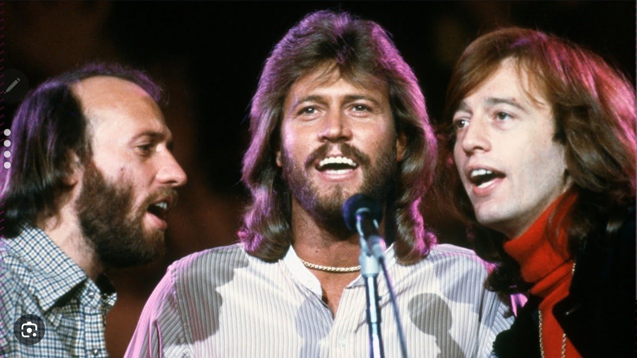 @🤎🎤ĐɉŦɇZƶYŦ.s🎧ViɃɇS🎤🤎  Sings How Deep Is Your Love from 1977 by The BeeGees