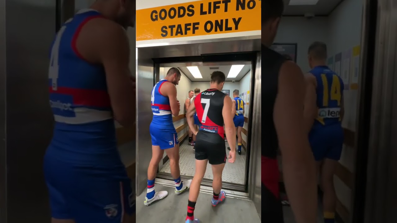 FILE UNDER: Things you don&rsquo;t see everyday 🧐 #afl #footy
