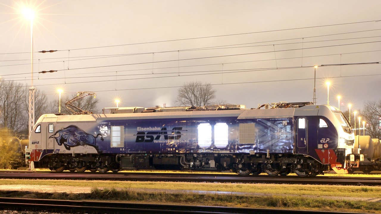 BSAS 159 209 und 159 210 in Hamburg Unterelbe Seehafen bei Nacht EURODUAL