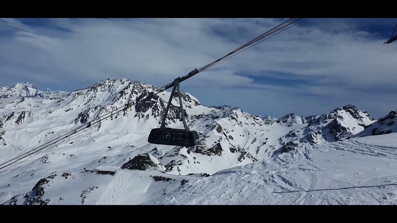 Cime Caron Gondola Lift, 3200m Orelle