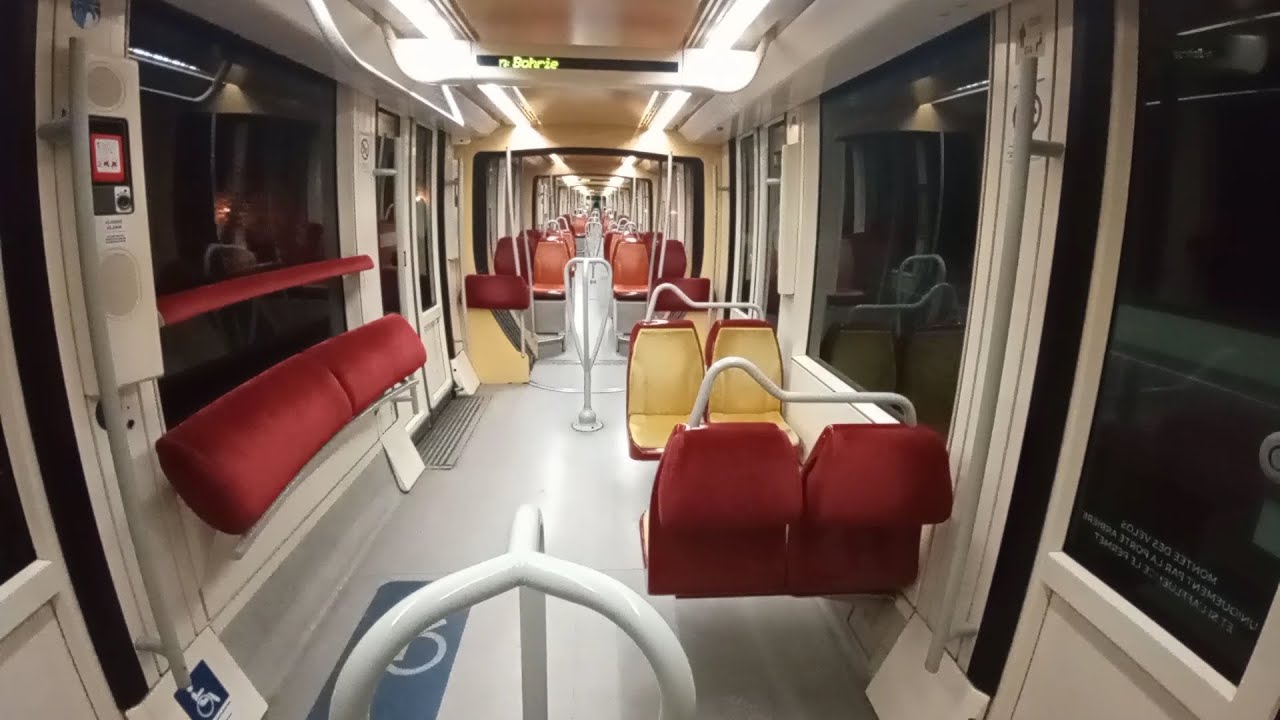 [Tram B] &Agrave; bord d'une rame vide entre Alouettes et H&ocirc;tel de Ville (Rame 2006)