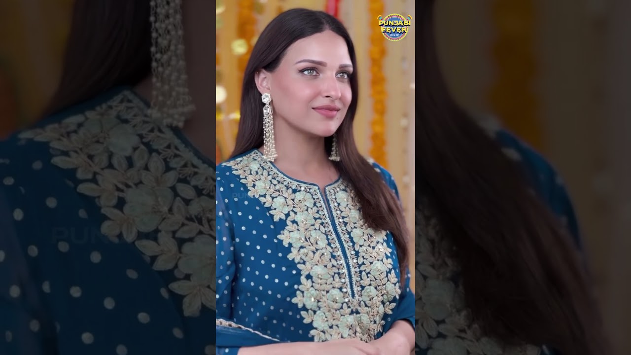Himanshi Khurana Vibing to 