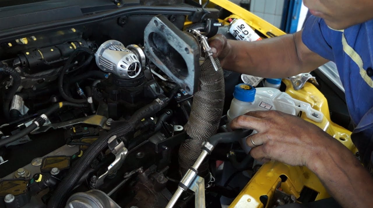 AutomobiliSPA - Instalando o GIBA DownPipe no Punto Turbo