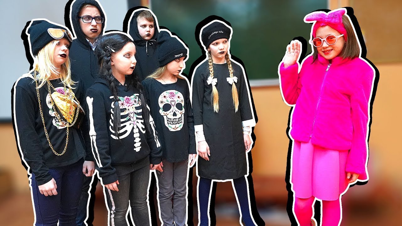 Różowa Barbie. Utknąłem w złej szkole! | Jesteśmy Rodziną