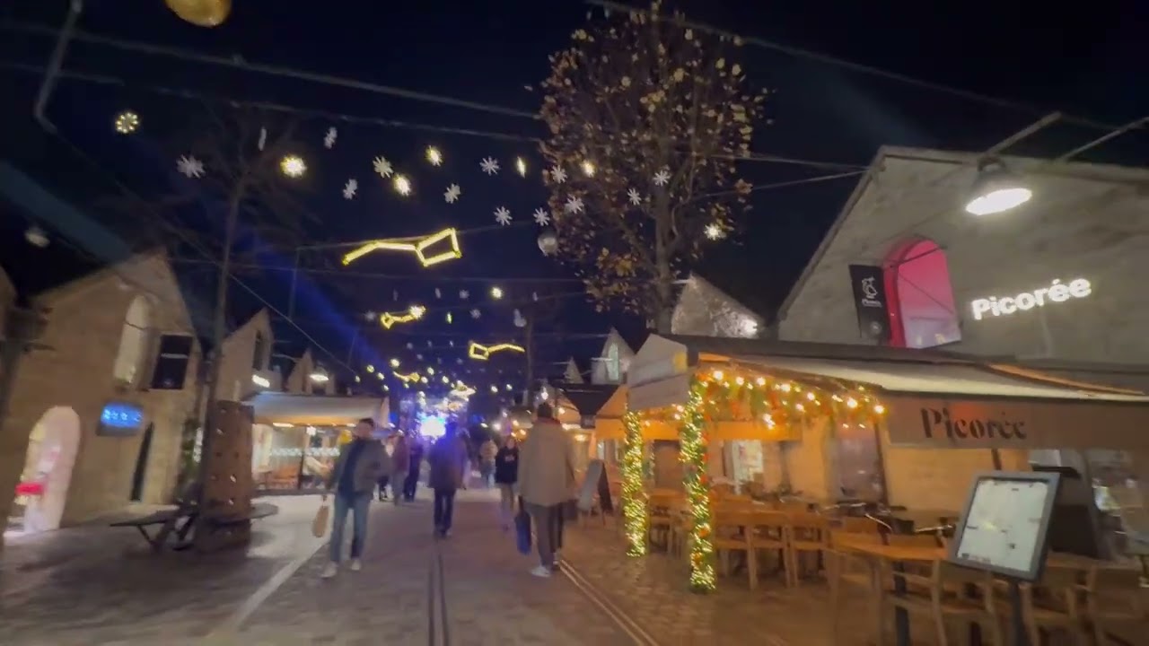 Paris Christmas Lights 2025 : Bercy Village - Cours saint-&eacute;milion 