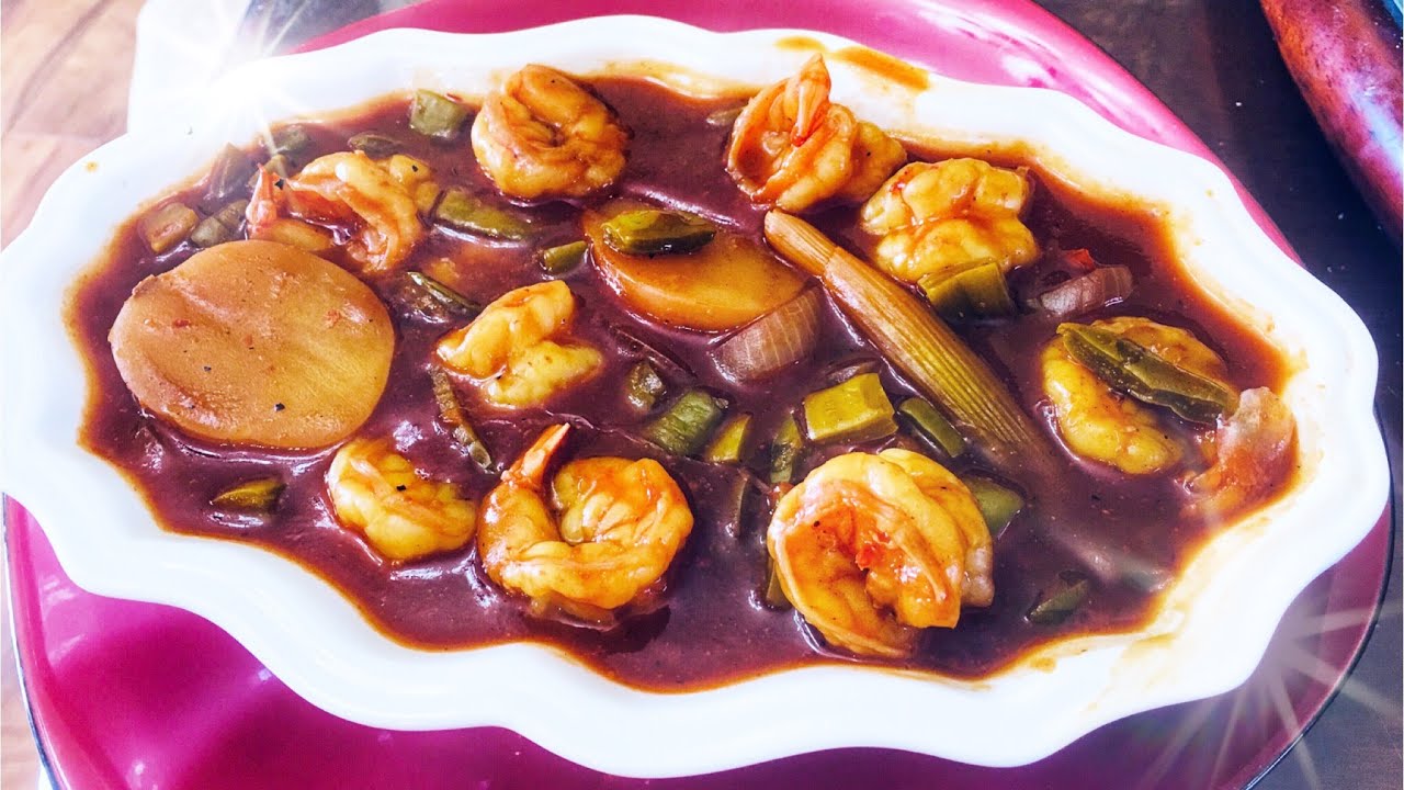 Nopales con Camarones en Chile Guajillo