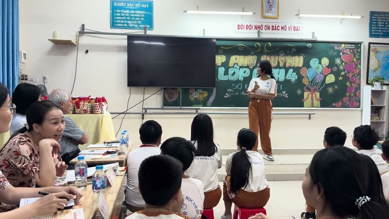 Ryan rất vui được làm MC trong chương trình học Kỳ 1 Lớp 6TH4 - Trường Lương Định Của