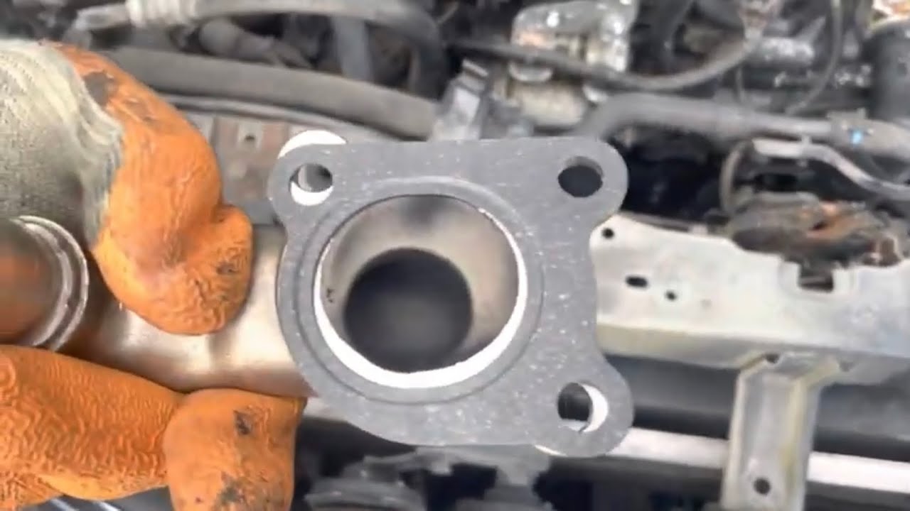 Toyota Avensis 2.0 D4D T27 EGR gasket replacement, 2008 to 2015.