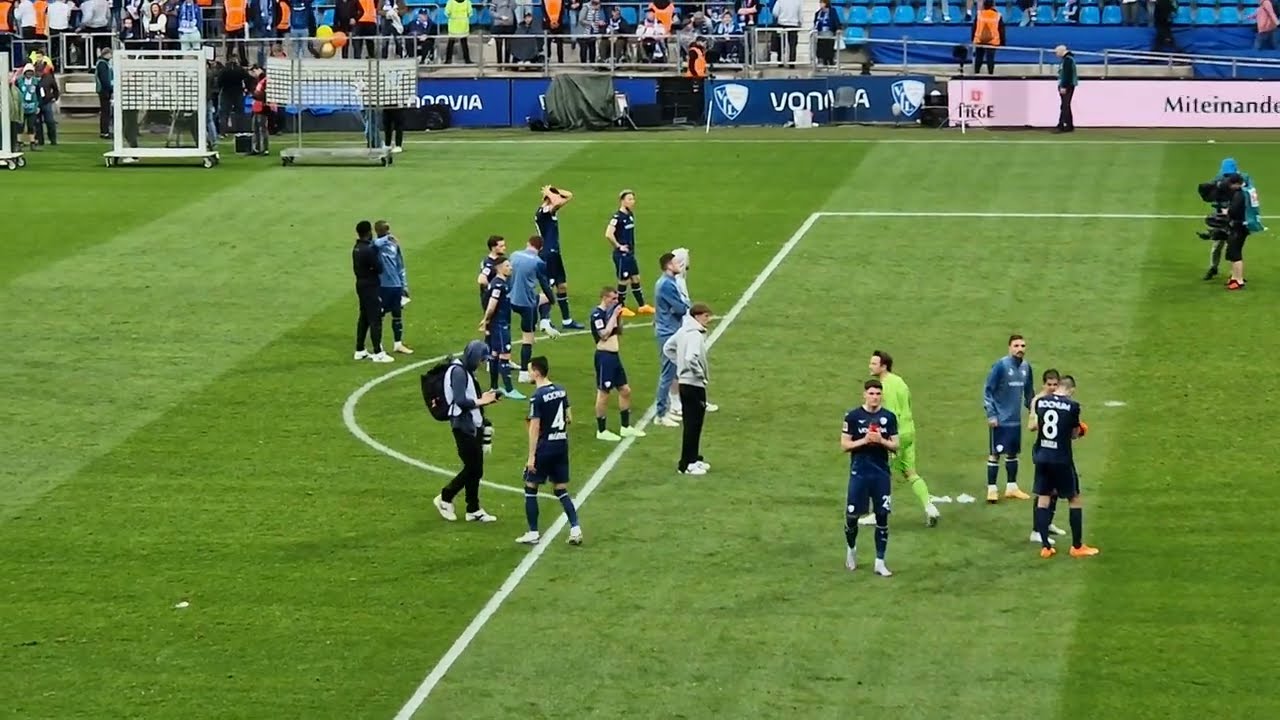 VfL Bochum 1848 vs. VfL Wolfsburg Unterstützung der Mannschaft nach Abpfiff !