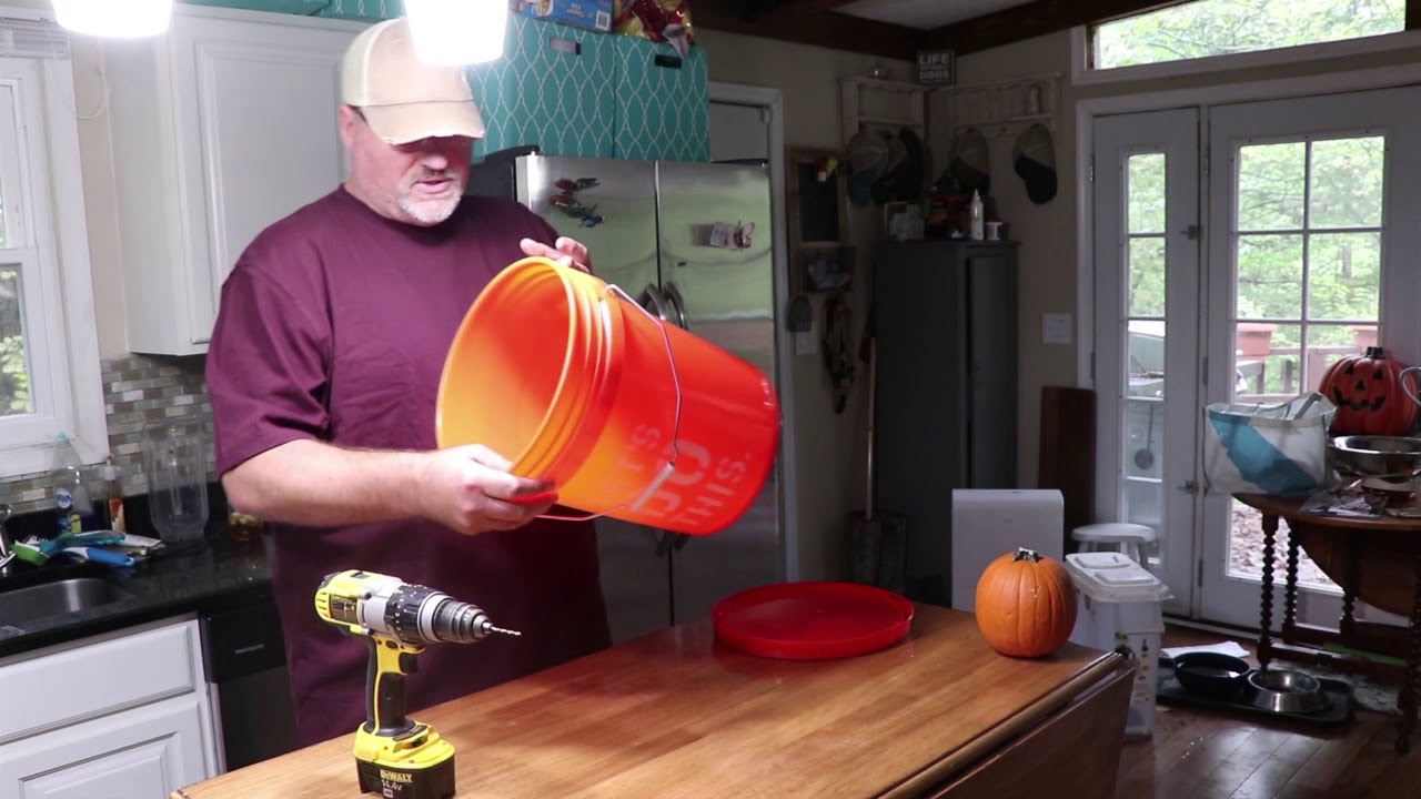 5 Gallon Bee Feeder How To