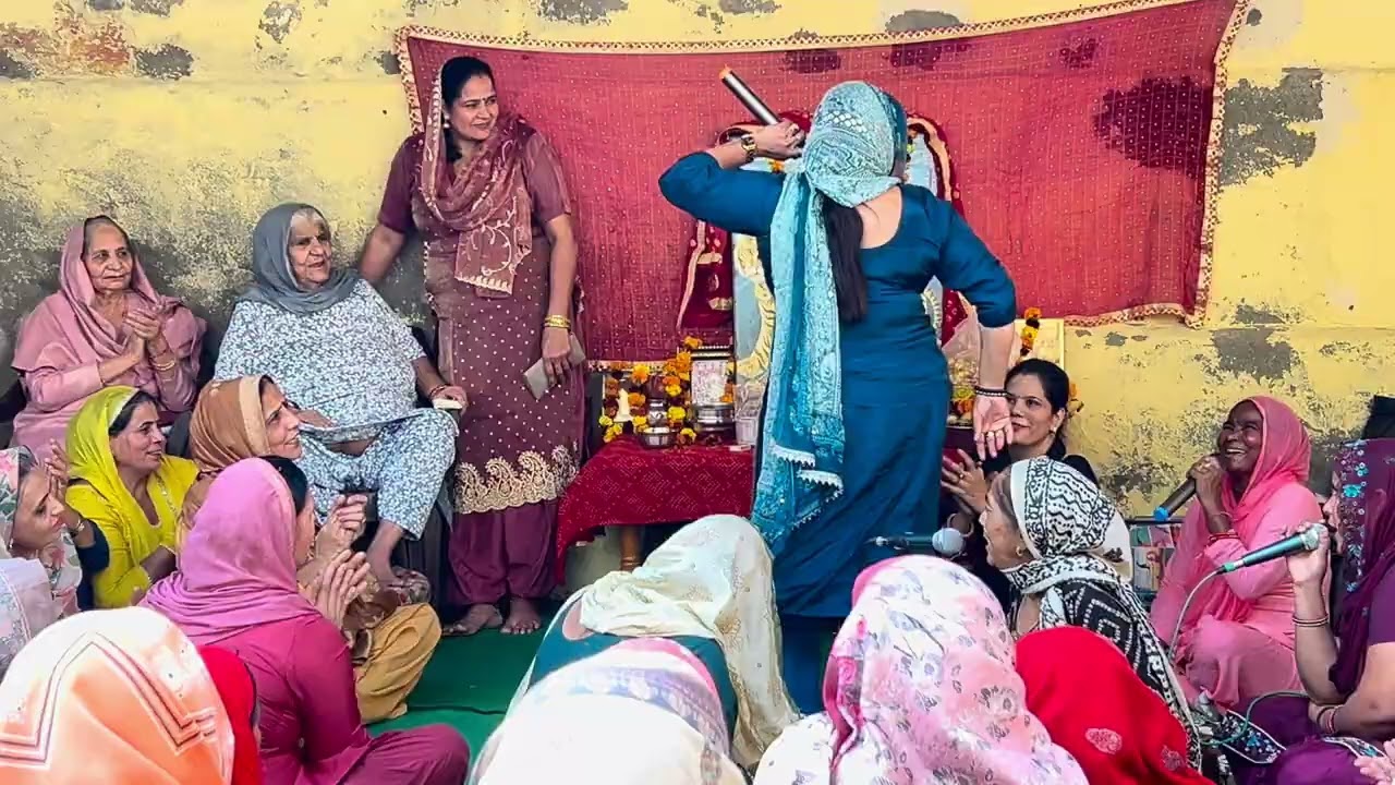 लुगाई देखी,पर इनते तलै तलै बहुत बहुत धन्यवाद आप सबका 🙏❣️(8295605918)❣️🙏#bhajan #love@meenamalik4651