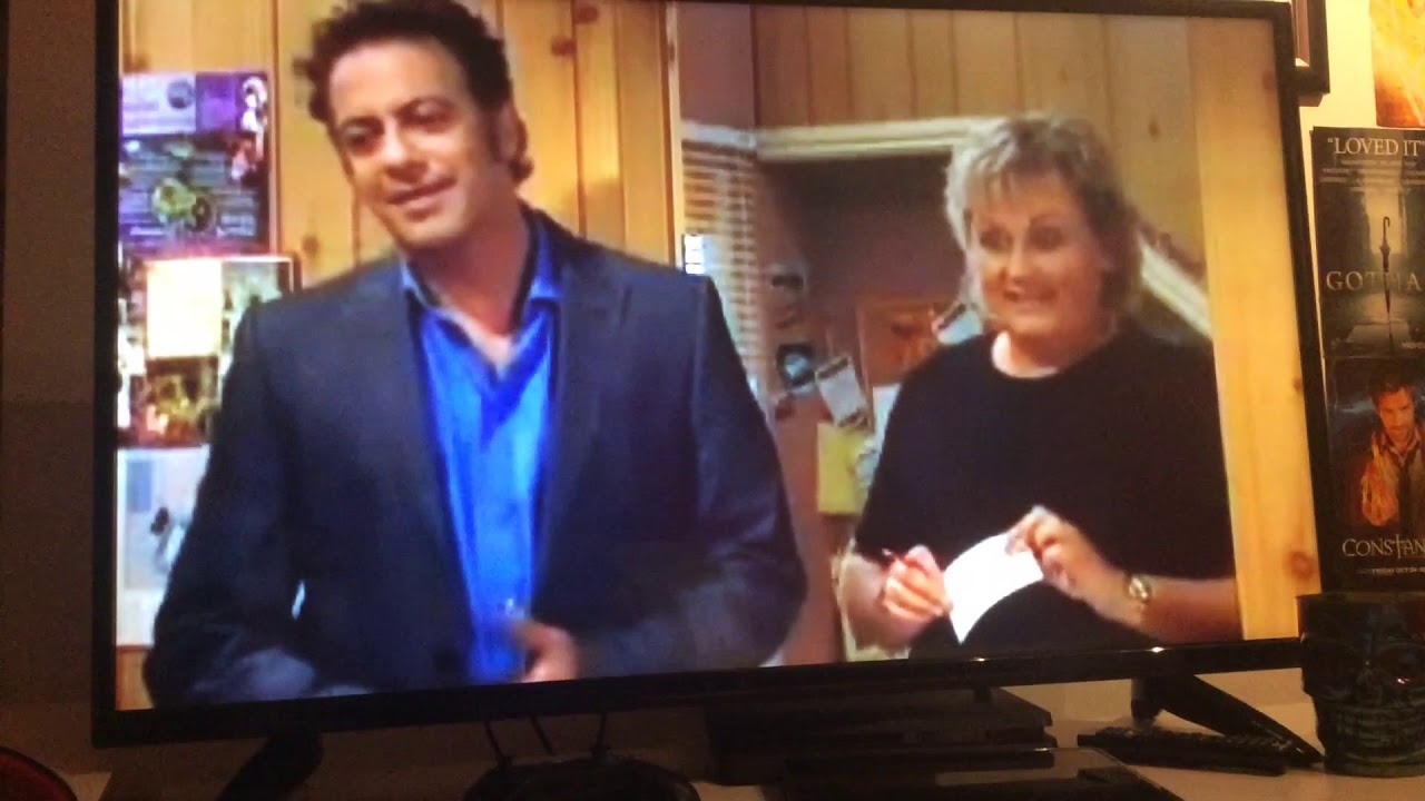 Coronation Street - Les Battersby Tries to fight with Dev Alahan (September 19 2004)