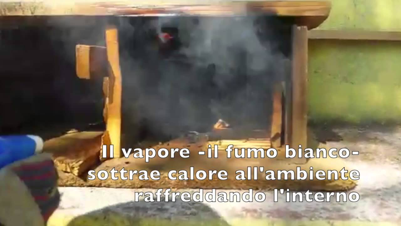 Simulazione in scala ridotta di incendio in ambiente confinato.