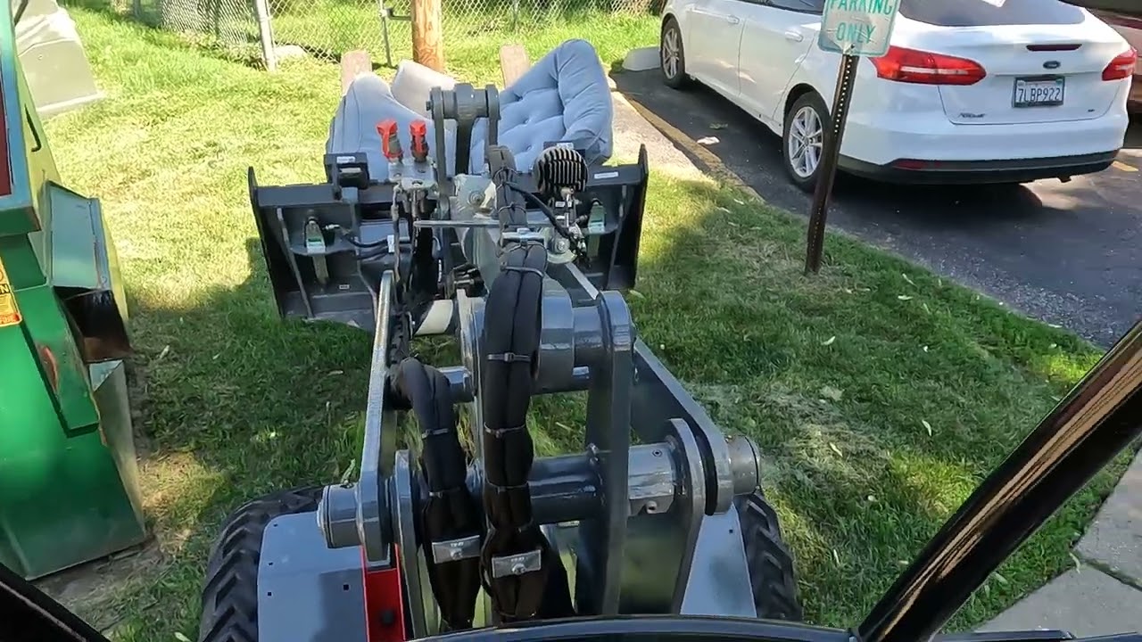 Dumping a chair with a Giant G2200E