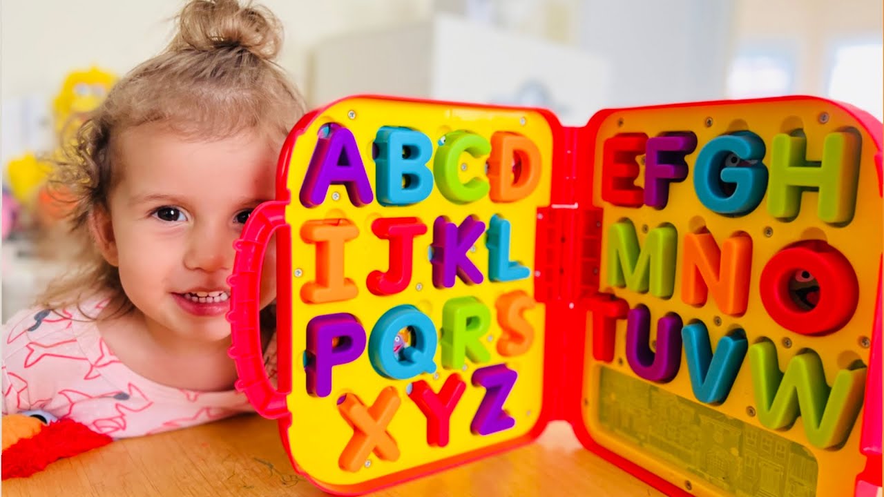 Abc fun with Hailee ! Learn the alphabet! Elmo puzzle