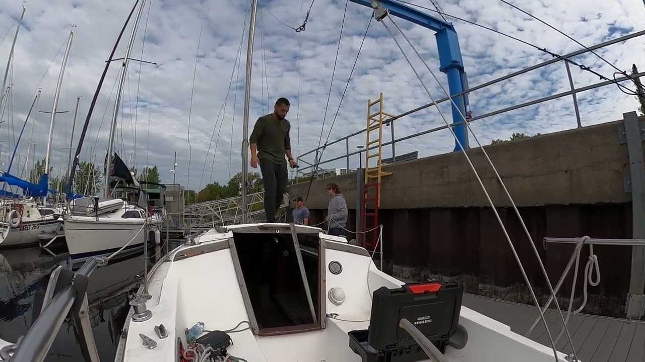 Catalina 25 demasting
